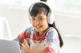 Supporting Multilinguals with Podcasts and Video Lessons